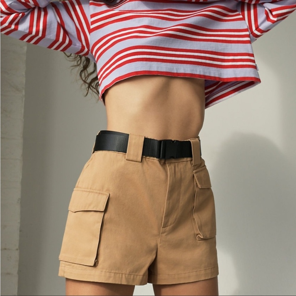 Aritzia Tan Cargo Shorts with Black Belt